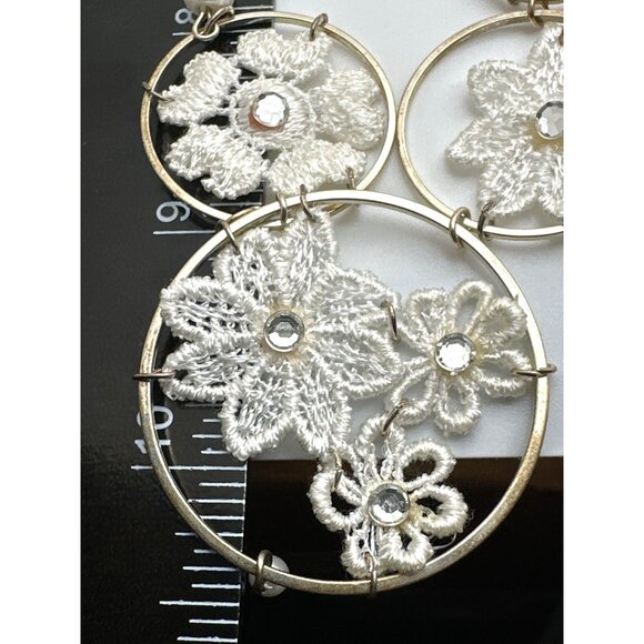 Faux Pearl Beaded Necklace Rhinestone Center Silvery Gold Tone Ring Lace Flowers - Picture 5 of 8